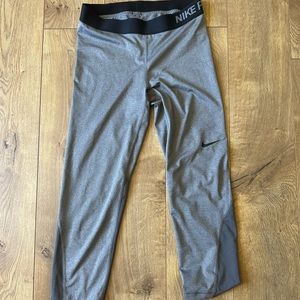 Nike leggings, like new, size medium
